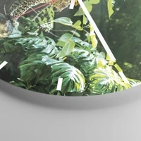 Clock face with lines