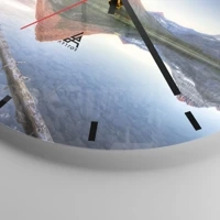 Clock face with lines