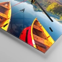 Clock face with lines