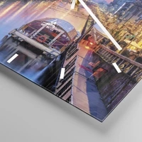 Clock face with lines