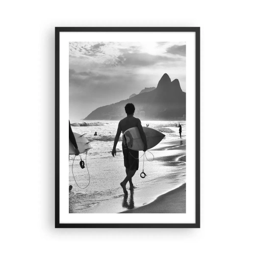 Poster in black frame - A surfer on the beach in a black and white photograph - 50x70cm - Samba for One Wave - Modern wall decoration for the living room and bedroom ARTTOR