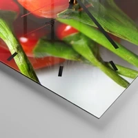 Clock face with lines