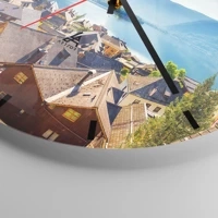 Clock face with lines