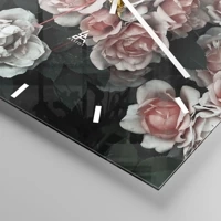 Clock face with lines