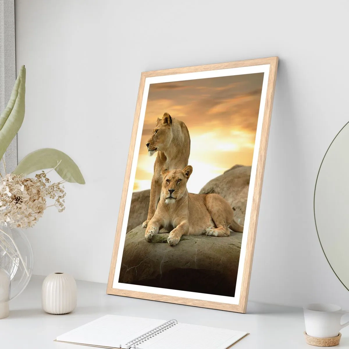 Poster in light oak frame - Royal Majesty - 50x70 cm
