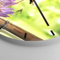 Clock face with lines