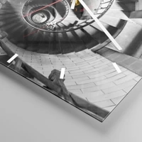 Clock face with lines