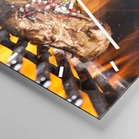 Clock face with lines