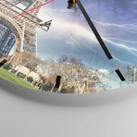 Clock face with lines