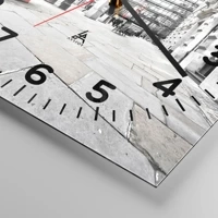 Clock face with numbers