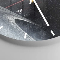 Clock face with lines